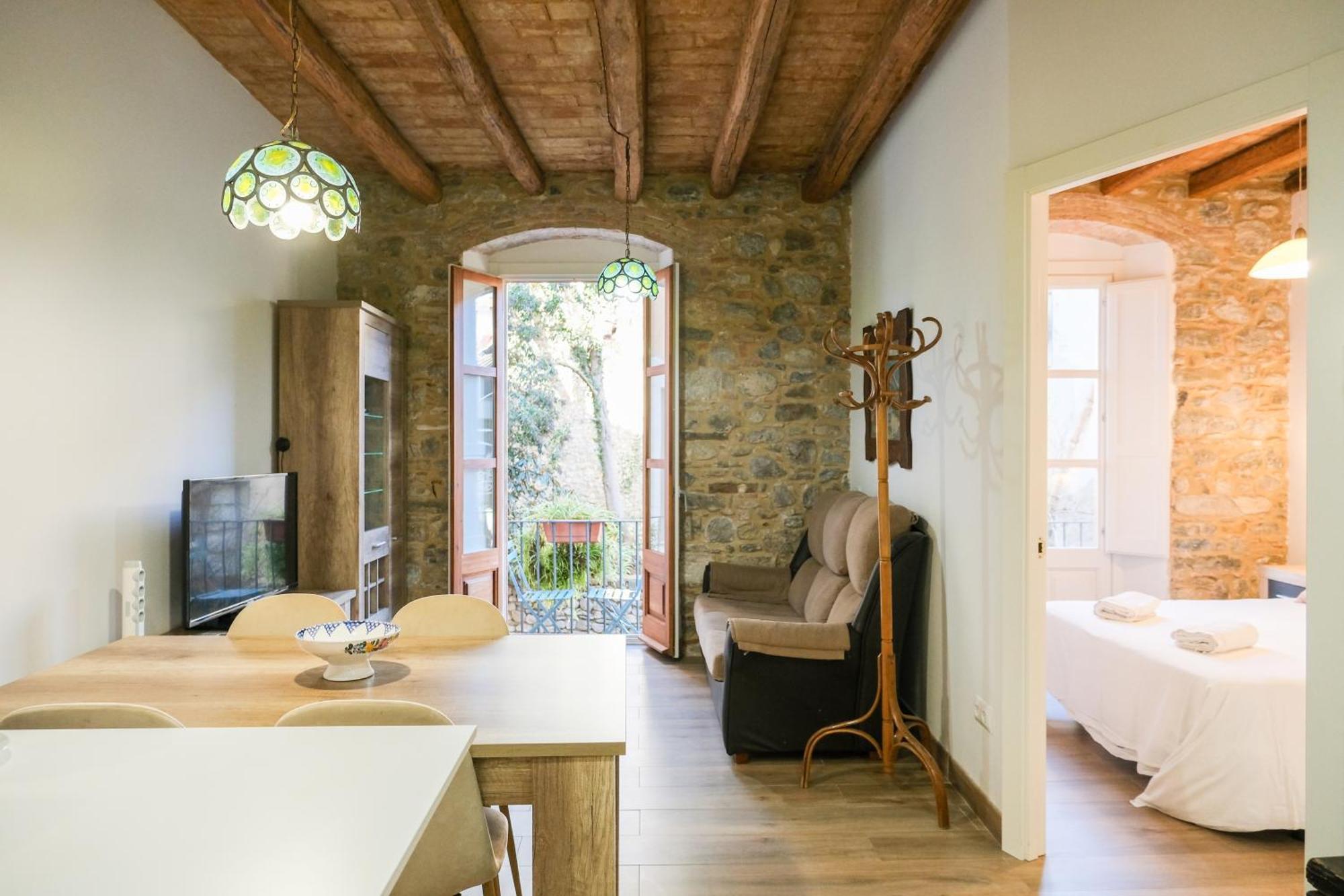 Ganganell Centre Apartamento Con Patio Besalu Exterior photo